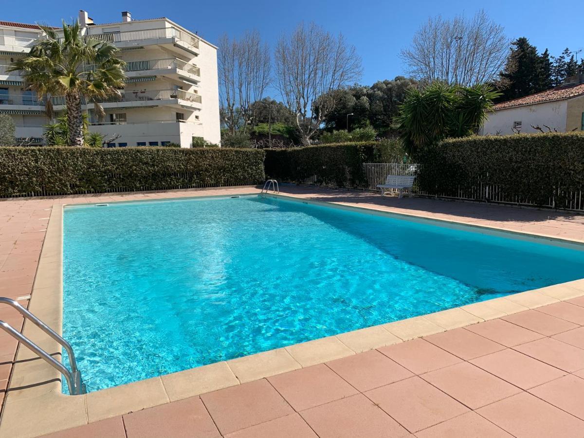 Studio De Standing Climatise, Avec Piscine, Proche De La Mer Фрежюс Экстерьер фото