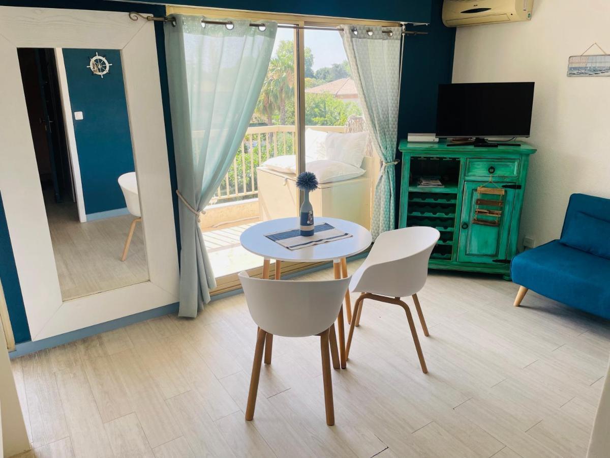 Studio De Standing Climatise, Avec Piscine, Proche De La Mer Фрежюс Экстерьер фото